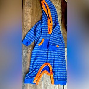 Old Navy One Piece Suit With Hood Sized 3-6 Months